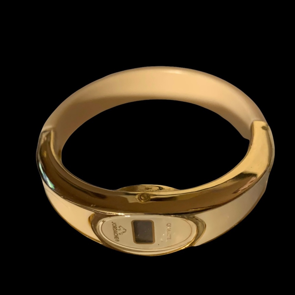 JORDACHE BANGLE WATCH, VINTAGE QUARTZ Cream/Gold Tone. NWOT. Needs battery.